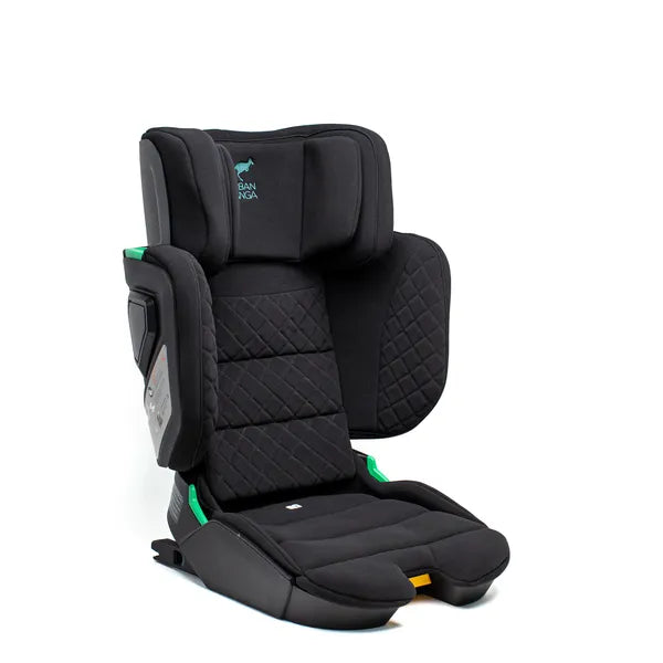 Siège auto pliable Wallaroo 2.0 i-Size (100–150 cm) – vue de biais avec le dossier au minimum