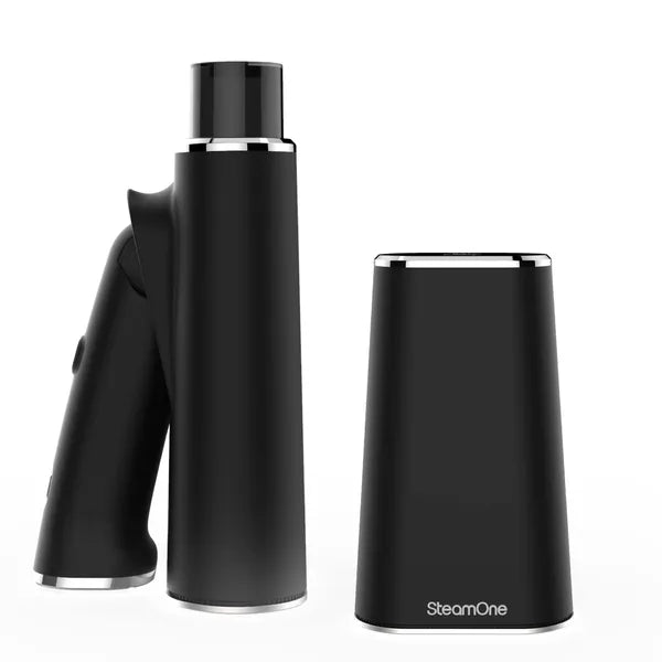 Défroisseur pliable Steamone - noir - vue de profil et de face plié