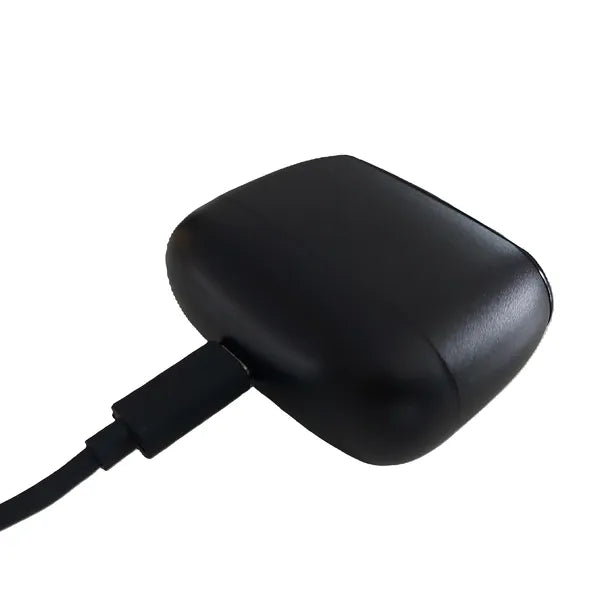 Minut de la réveil le plus petit au monde en vue d'ensemble arrière avec câble USB C branché