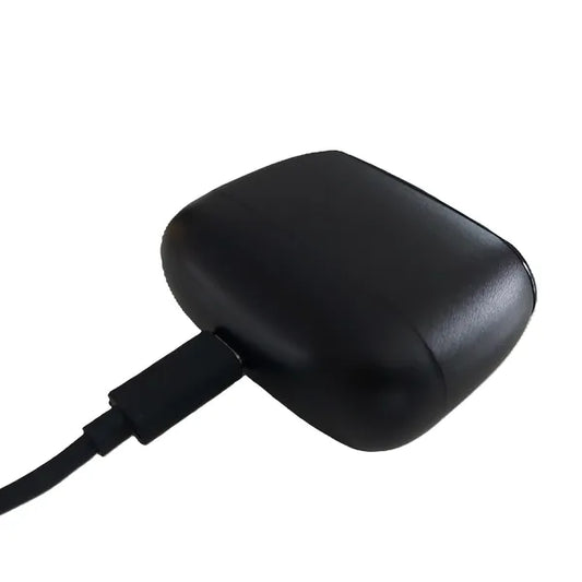 Minut réveil ultra-compact - en vue d'ensemble arrière avec câble USB C branché