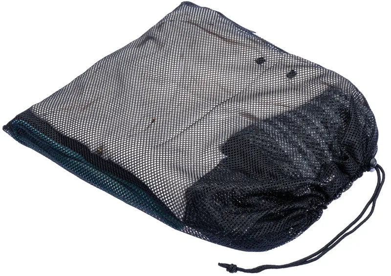 Set de 4 sacs de rangement en maille - vue d'un sac avec des vêtements dedans