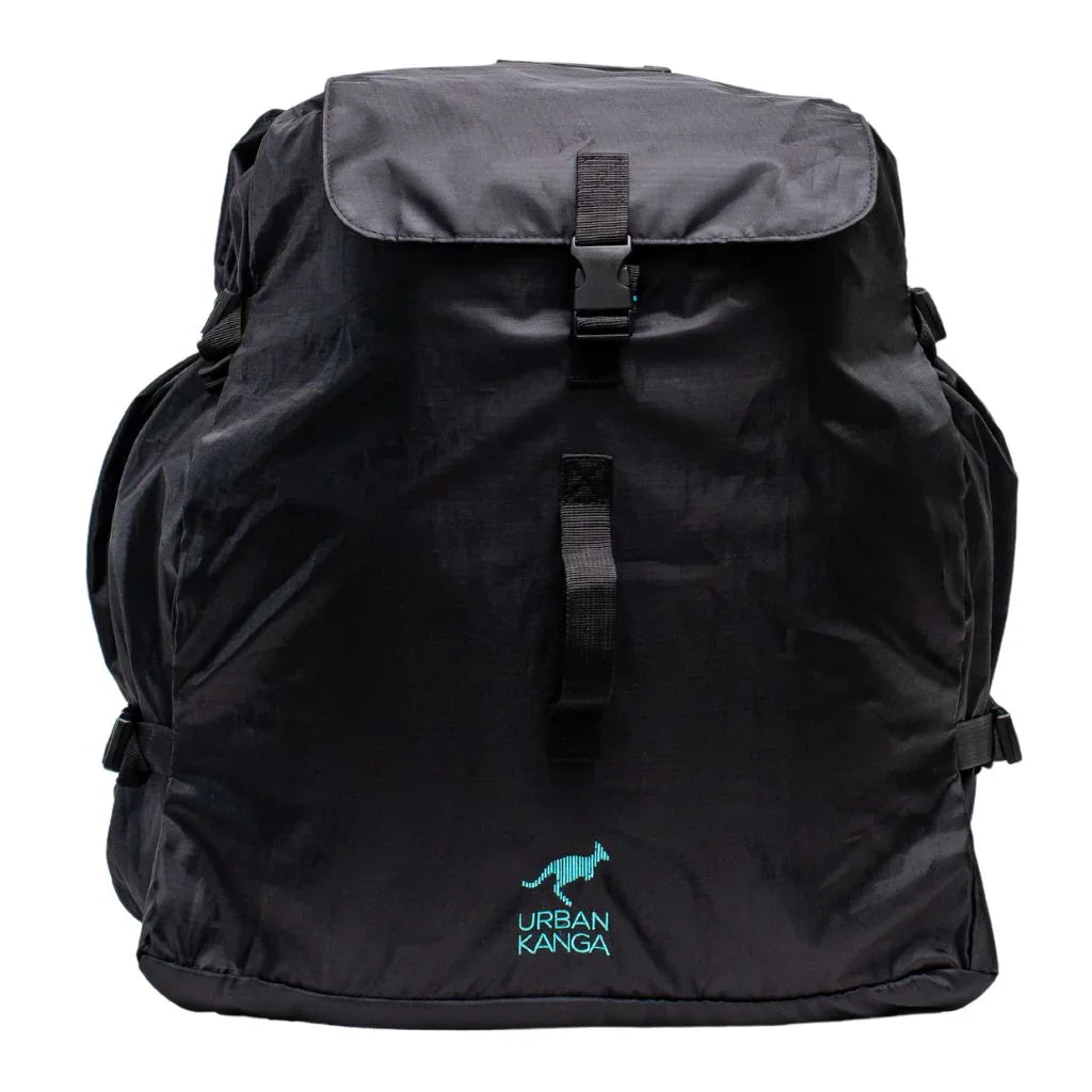 Siège auto pliable Wallaroo 2.0 i-Size (100–150 cm) de Urban Kanga dans sa housse de transport