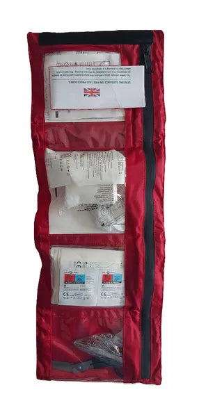 Trousse de secours déroulable - Petite ouverte avec Compresses de gaze, Bande élastique, Pansements, Ruban adhésif, Paire de gants jetables, Lingettes nettoyantes pour la peau, Ciseaux pour bandage, Pincette, Lot d’épingles de sûreté assorties
