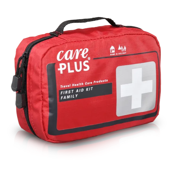 Trousse de secours familiale avec Compresses, Bandes hydrophiles, Pansements, Doigt bandage, Rouleau de bande adhésive, Bandelettes de suture, Paires de gants en vinyle, Lingettes nettoyantes, Liquides pour bain oculaire/rinçage de plaies, Ciseaux pour bandage, Pincette, Épingles de sûreté de grandeurs assorties, Bandage triangulaire, Masque pour bouche-à-bouche, Couverture de survie, Thermomètre, Pince à tiques, Poche à glace, Burnsoothe – pansement pour brûlures