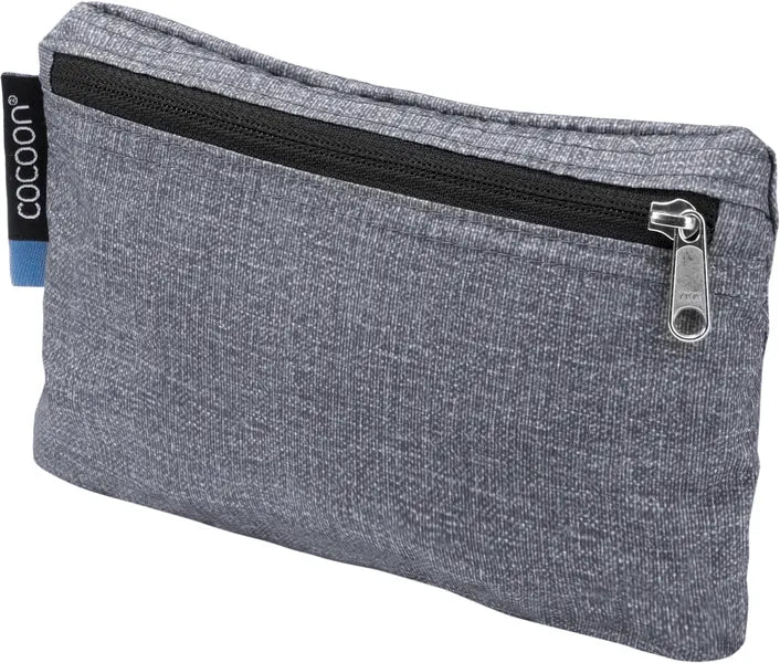 Sac de plage/Sac à linge de voyage de Cocoon - gris -vue dans sa pochette de rangement