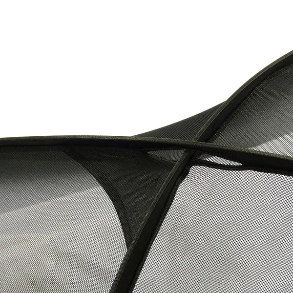 Dôme de protection moustique de Care Plus - vue de près du système d'armature du Dôme