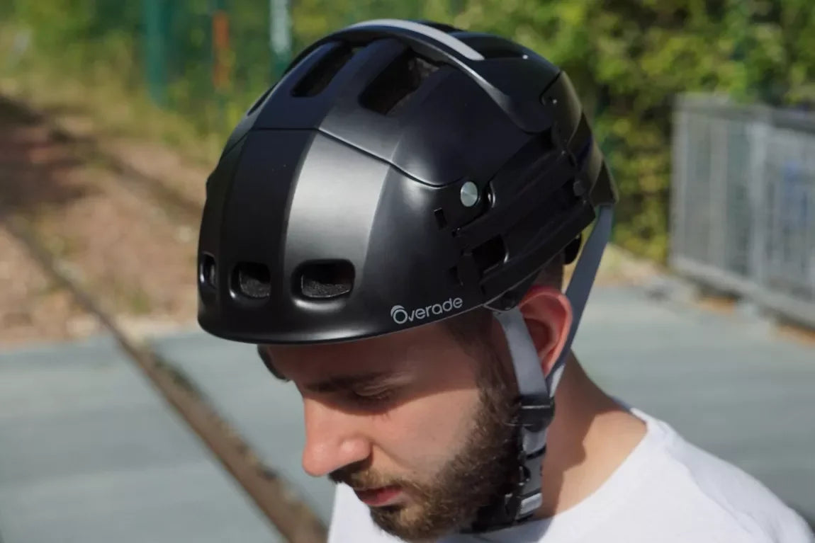 casque noir Overade - mise en situation sur la tête d'un homme