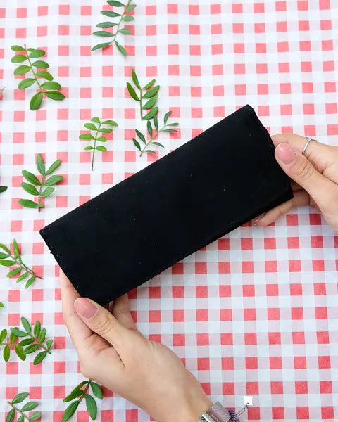 Pochette à bijoux Maison Scarlett - Modèle Catherine - Velours noir - Vue fermée
