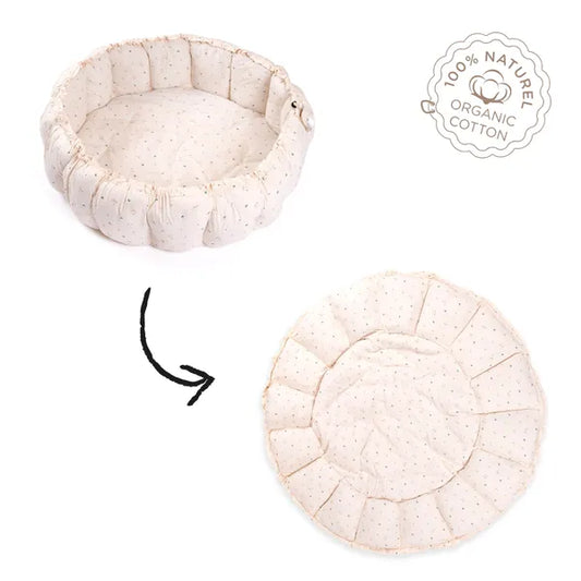 Tapis d’éveil 3-en-1 Bloom de Play and Go – motif lune – vue du tapis en version cocon et en version tapis de jeu