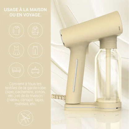 Défroisseur couleur crème avec texte explicatif usage à la maison ou en voyage. pas besoin de planche à repasser. Convient à tous les textiles de la garde de robe (soie, cachemire, coton etc) et la maison (rideau canapé, tapis, matelas, etc)