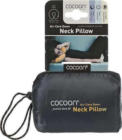 U-Shaped Neck Down Pillow de Cocoon - Coloris jaune ou bleu - vue du tour de cou de voyage dans sa pochette