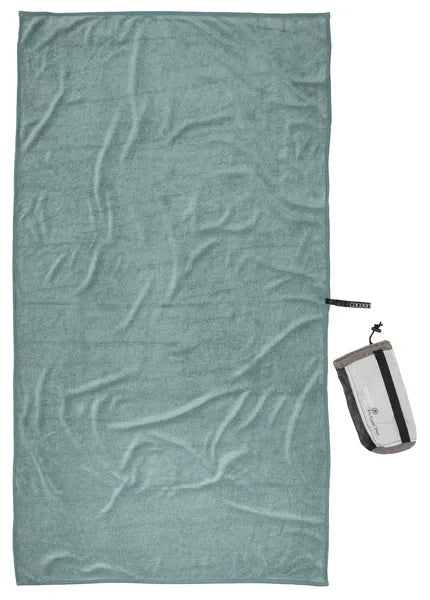 Serviette de voyage ultralégère Cocoon – vue dépliée de la couleur vert d'eau taille L et XL