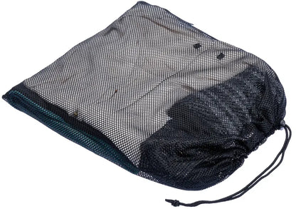 Set de 4 sacs de rangement en maille - vue d'un sac avec des vêtements dedans
