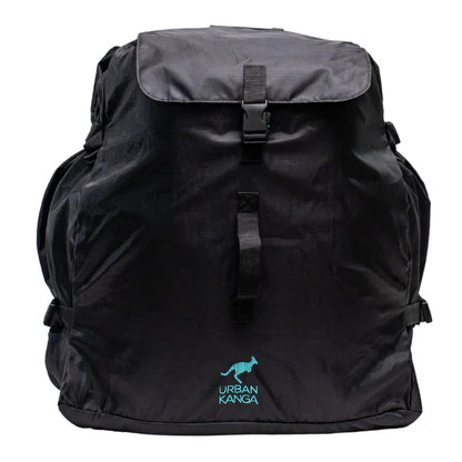 Siège auto pliable Wallaroo 2.0 i-Size (100–150 cm) de Urban Kanga dans sa housse de transport