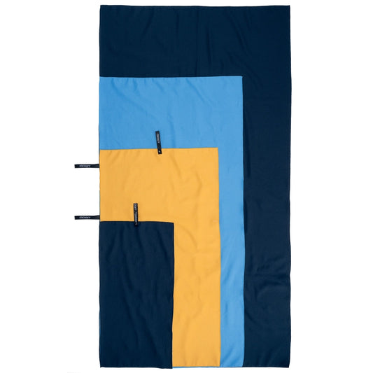 Serviette de voyage ultralégère Cocoon – vue dépliée des 3 coloris (marine, orange et bleu) et des 4 tailles (S, M, L et XL).