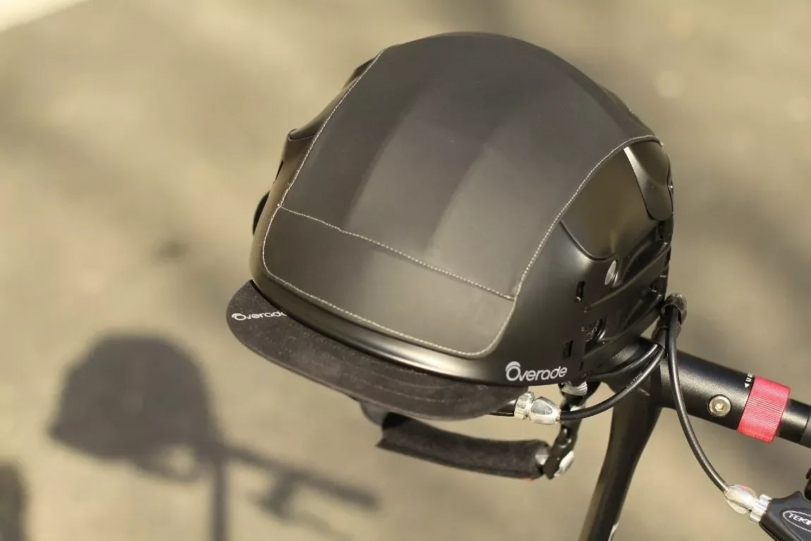 Couvre-casque noir amovible pour casque PLIXI FIT  - mise en situation sur casque noir