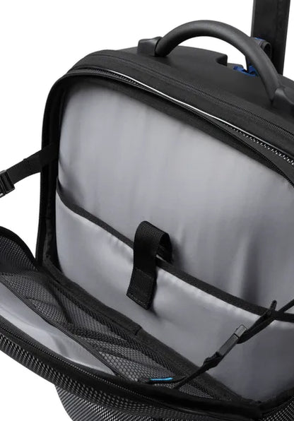 Micromobility Micro Luggage 4.0 Scootcase – valise trottinette – vue de l’intérieur de la valise avec zoom sur le rangement pour ordinateur portable