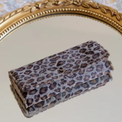 Pochette à  bijoux Maison Scarlett - Modèle Catherine - Léopard - Vue fermée